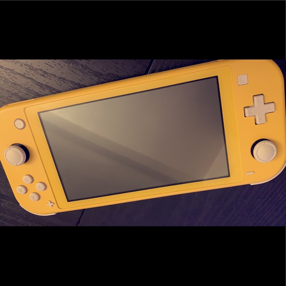 yellow nintendo switch lite